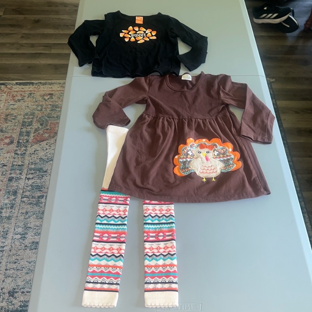 Bundle of 4T leggings & 2 Tops for Thanksgiving and Halloween